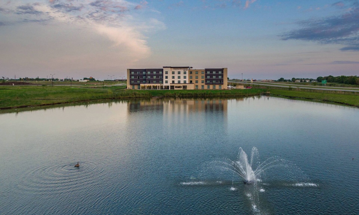 Berwick Hotel | Fairfield Inn & Suites Des Moines Altoona