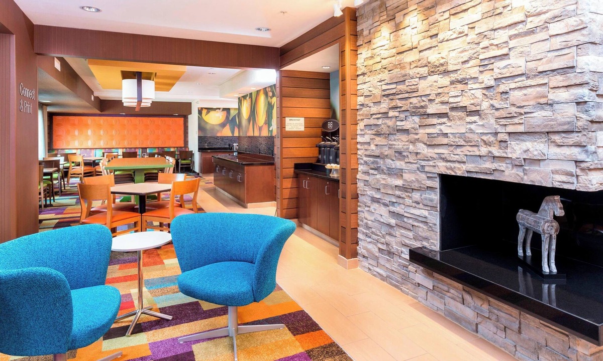 Galesburg Hotel | Fairfield Inn & Suites Galesburg