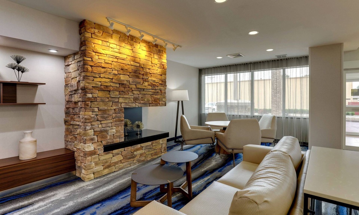 Hutchinson Hotel | Fairfield Inn & Suites Hutchinson