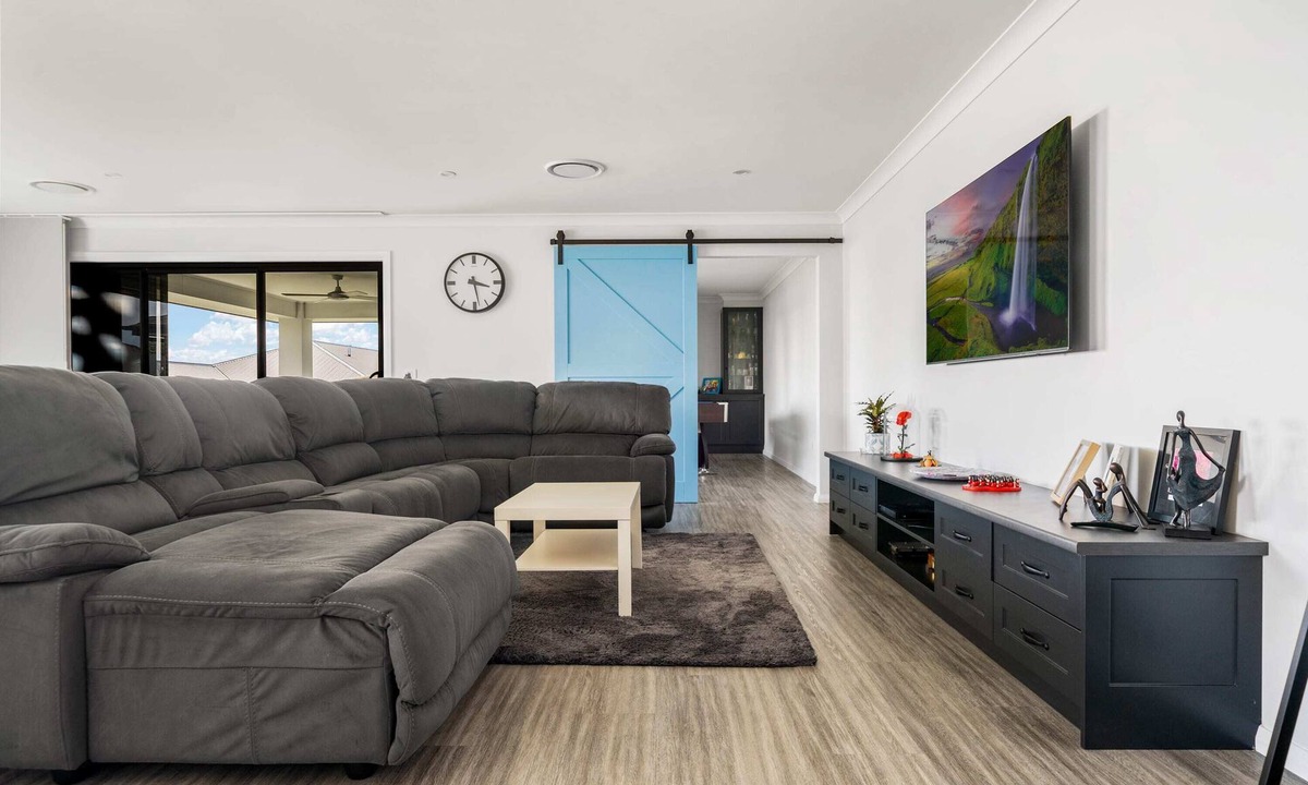 Kelso House | Fairleigh Dream - Modern, Spacious & Convenient