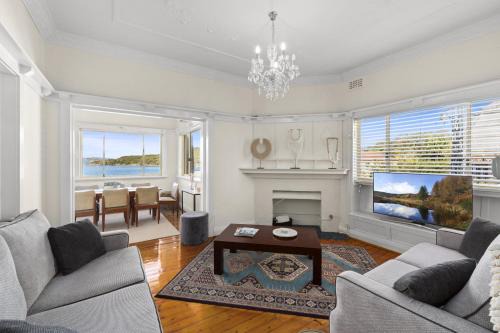 Fairlight Apartment | Fairlight 2-Bed Apartment Steps from the Beach