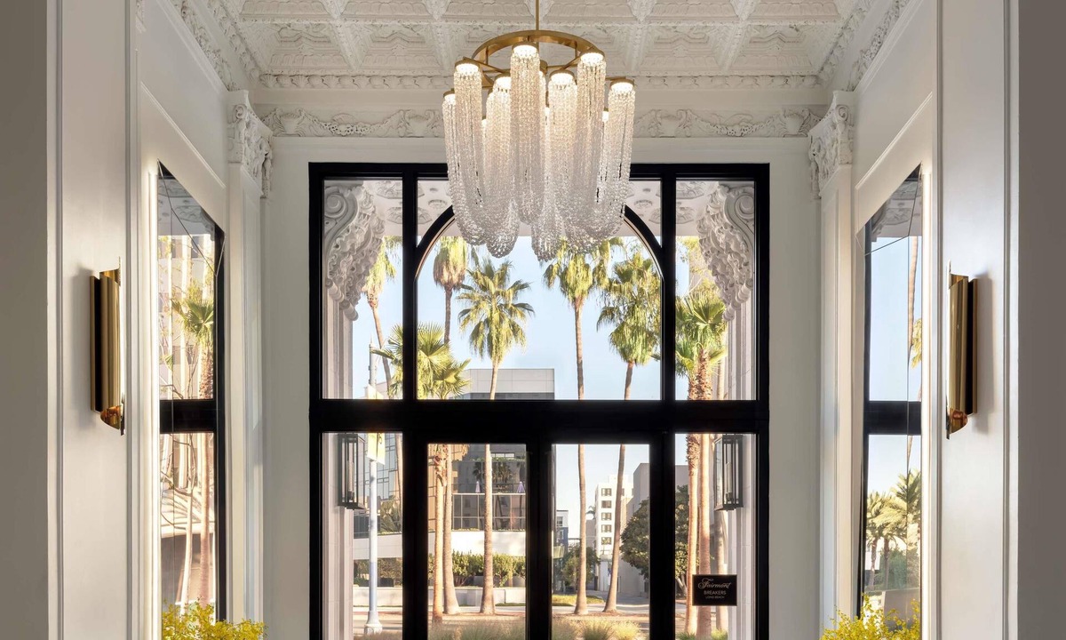 Waterfront Hotel | Fairmont Breakers Long Beach