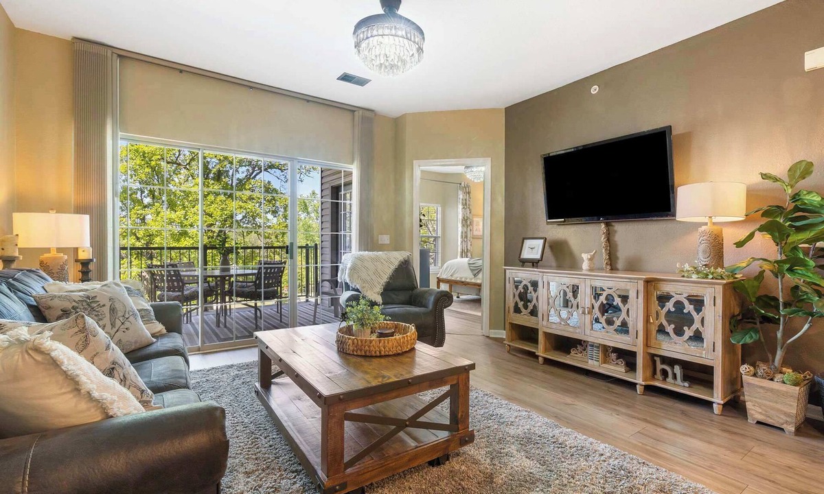 Downtown Branson Condo | Fairview Escape - Holiday Hills Branson - Golf - Outdoor Pools