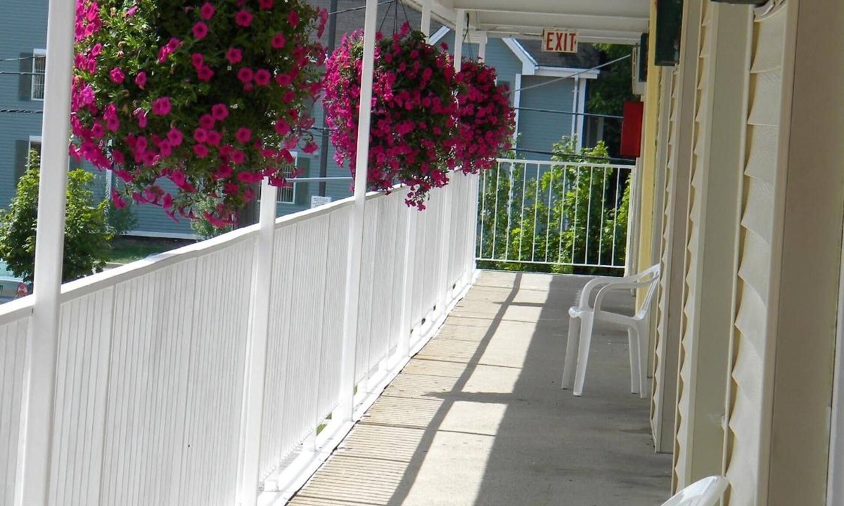 Fallsview Hotel | Fairway Inn by the Falls