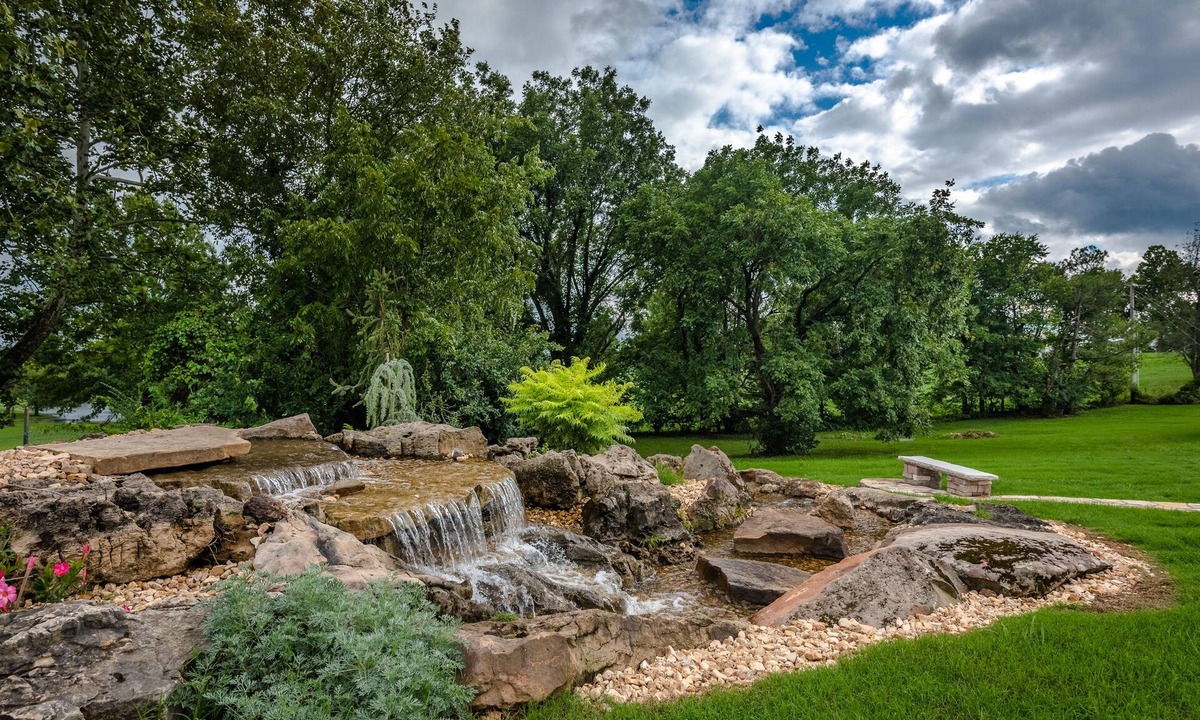 Berryville Hotel | Fairway Inn