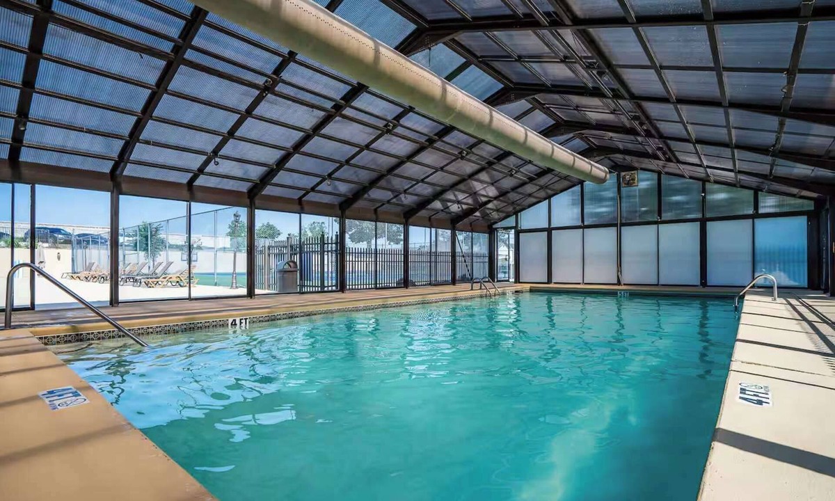 Table Rock Condo | Fairway Retreat for 6 – Walk-in and Pet Friendly