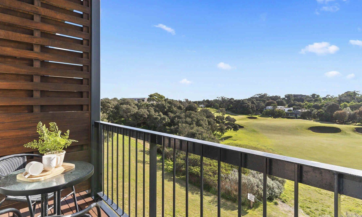 Fingal Apartment | Fairway Views – Moonah Apartment 23