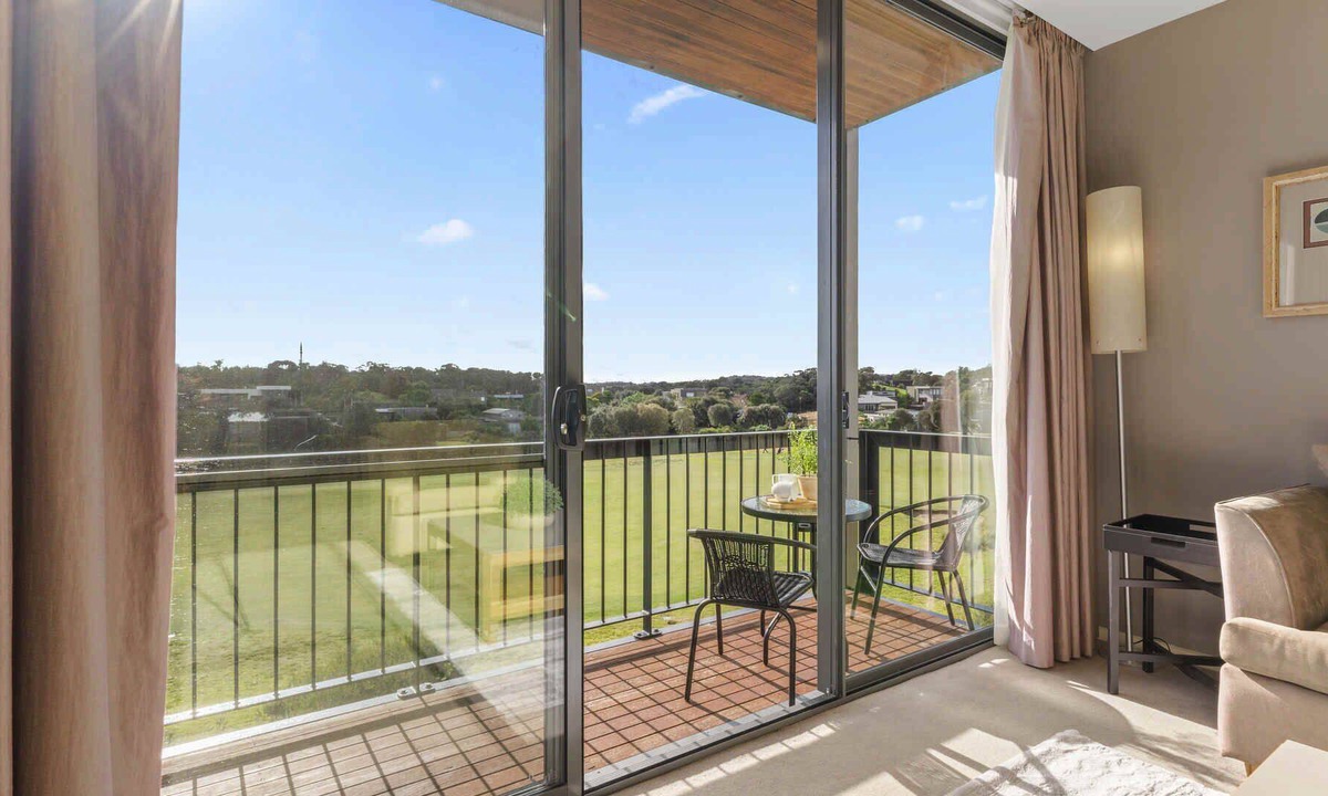 Fingal Apartment | Fairway Views – Moonah Apartment 24