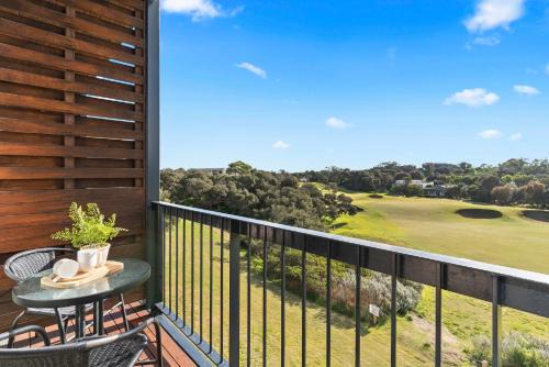 Fingal Apartment | Fairway Views – Moonah Apartment 23