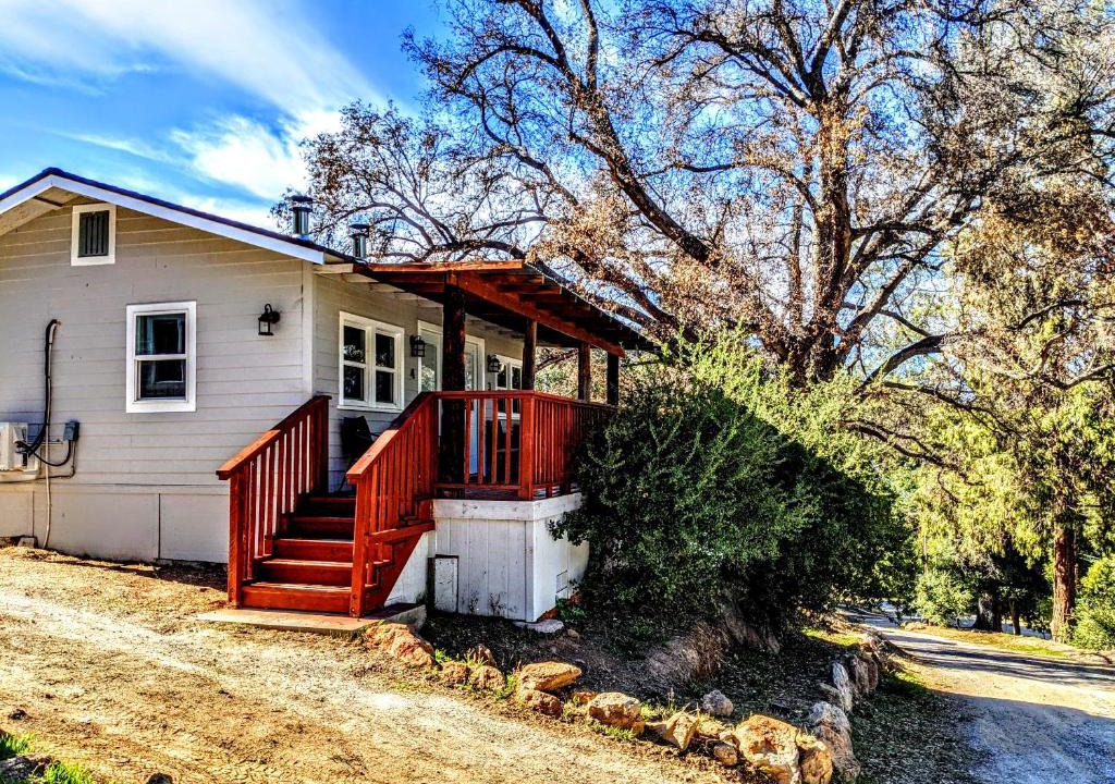Pauma Valley Cabin | Falcon's Chalet- Cabin