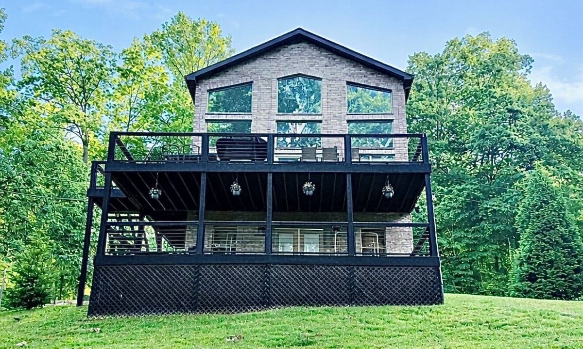 Andersonville House | Falcons Crest at Sequoyah Marina (Norris Lake)