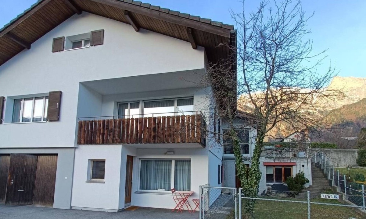 Maienfeld Apartment | Falknis in Maienfeld mit Bergblick by Interhome