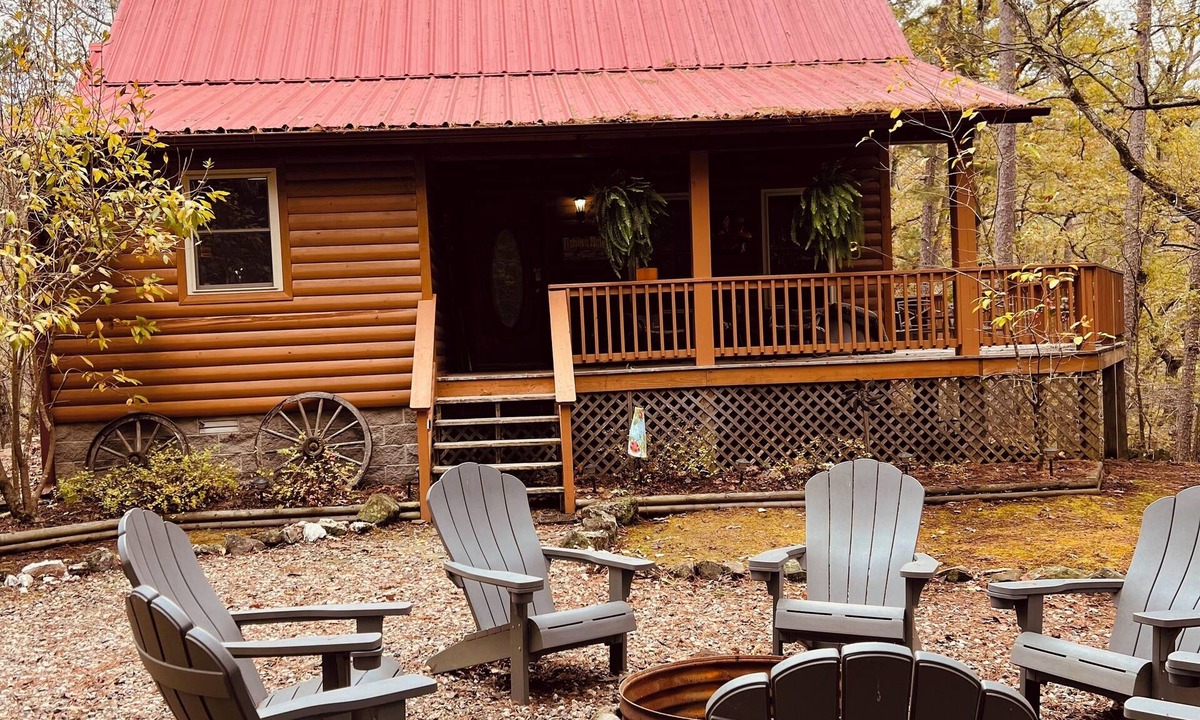 Bonnerdale Cabin | Fall in a Ouachita Mt cabin, close to lake crystal digging, hiking, biking