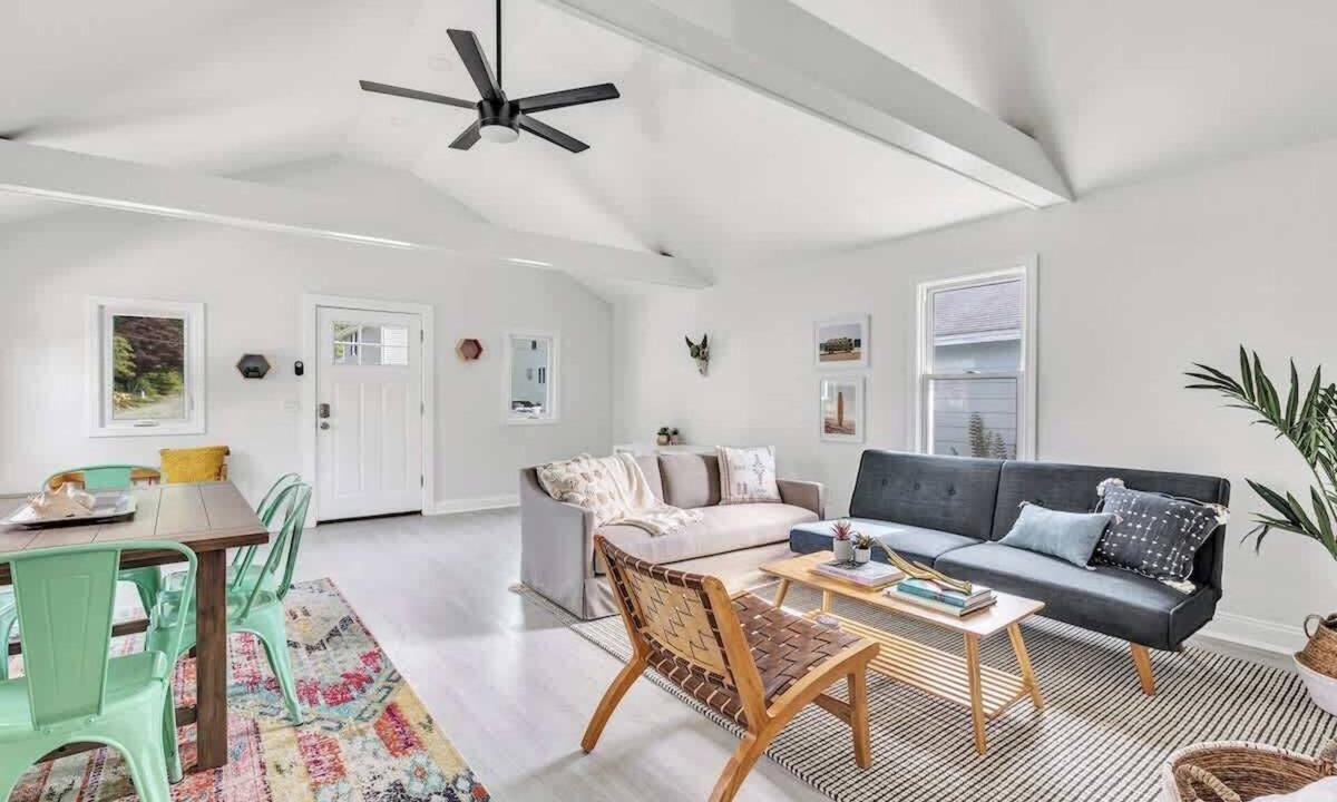 Woodmont House | Fall Sale | Cozy Bungalow | Walk2Beach| Pet| Pkg