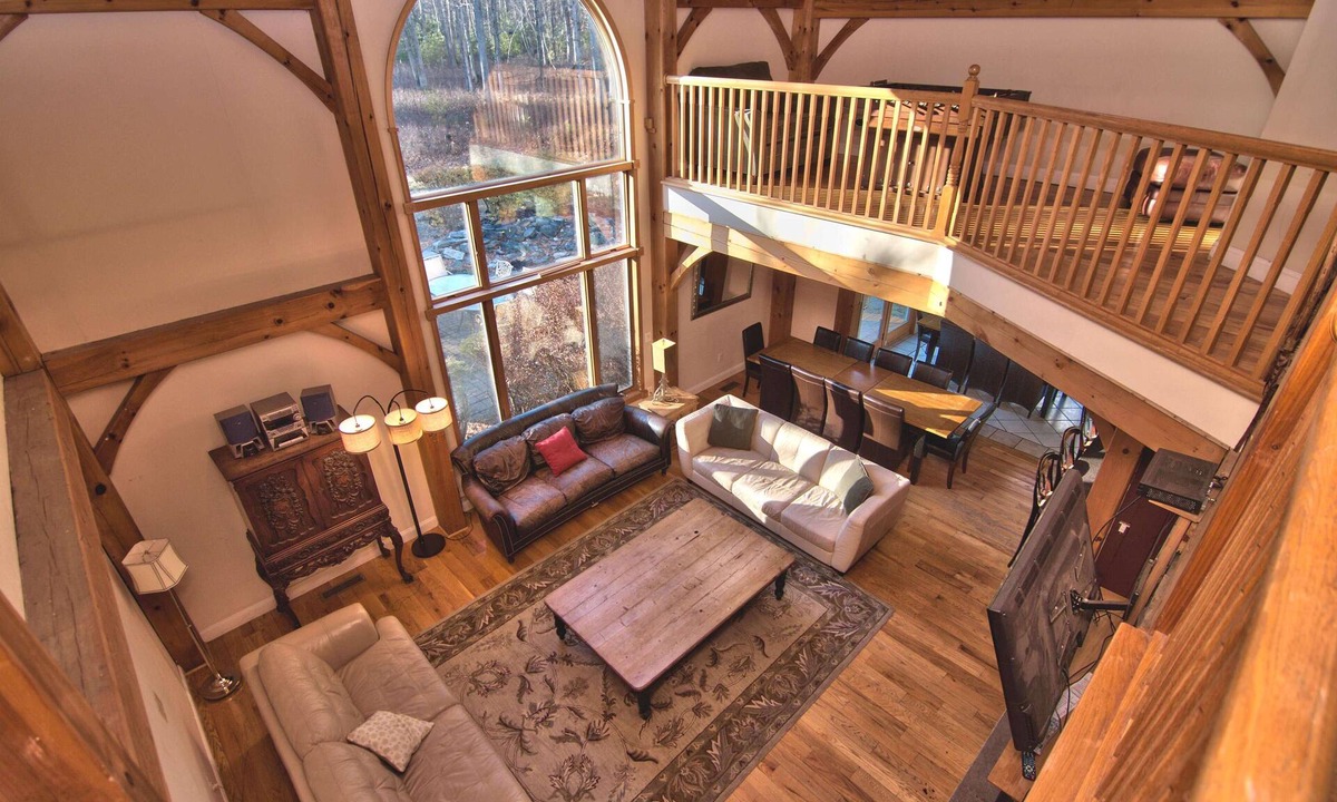 East Stroudsburg House | Fall savings! Free night when booking a weekend!