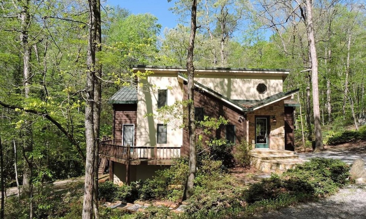 Demorest House | Falling Waters - 150' Waterfall right behind the house!