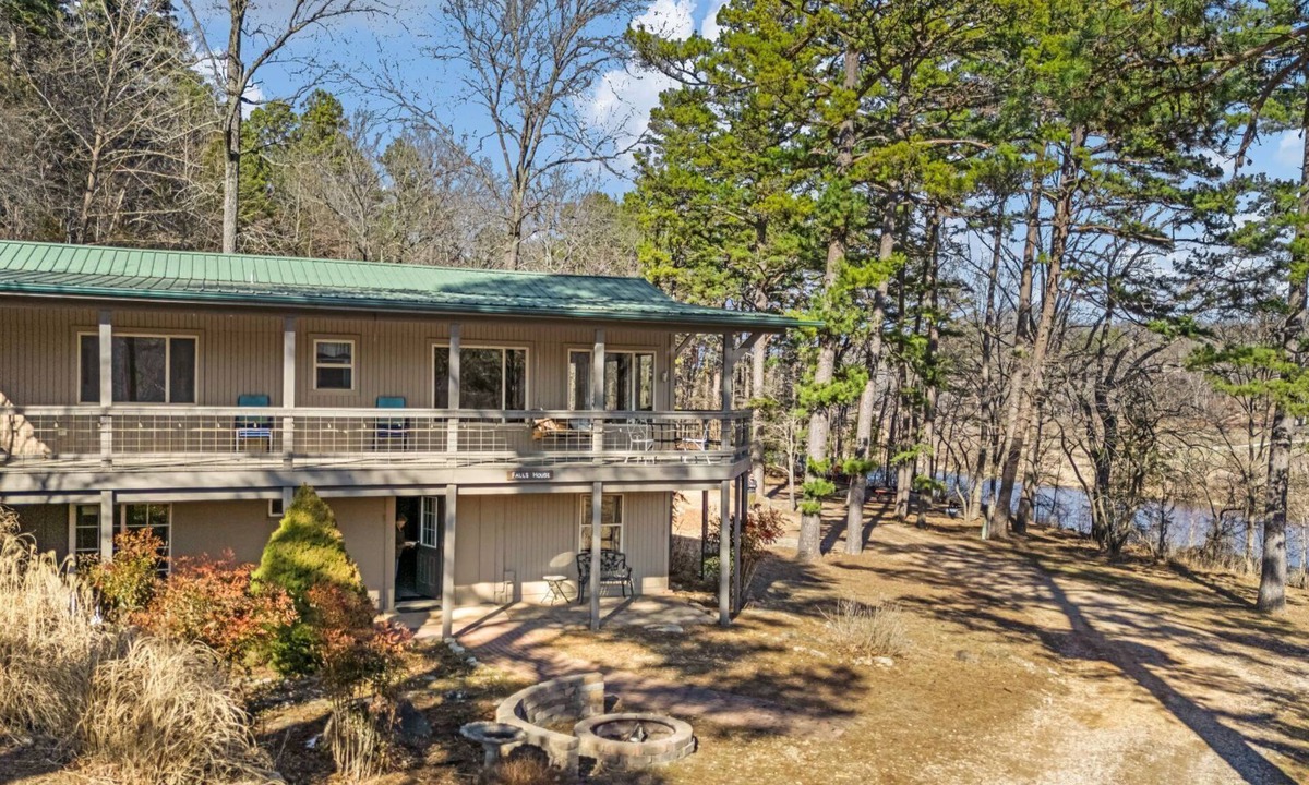 Dora House | Falls House: Private Riverfront Living Overlooking the North Fork at The Falls