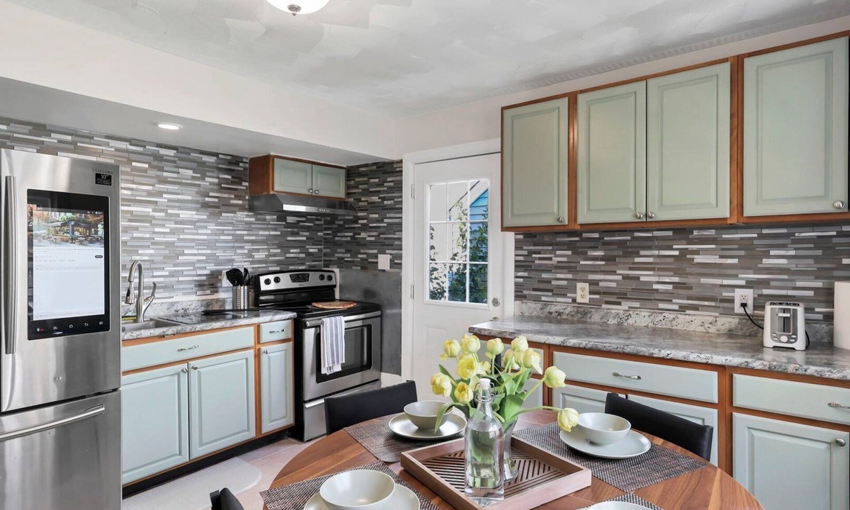 Columbus House | Fam Fun Spot · Brick Oven · Karaoke · King Bed