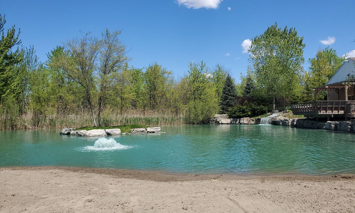 North Ridge House | FAMILY- 2 Bedroom with upper loft with Waterfall, Horse ranch