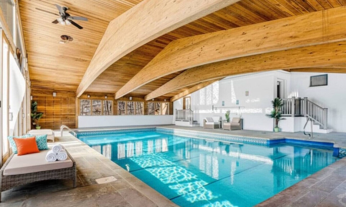Woodridge House | Family 7BR Villa | Indoor Pool, Games + Parking