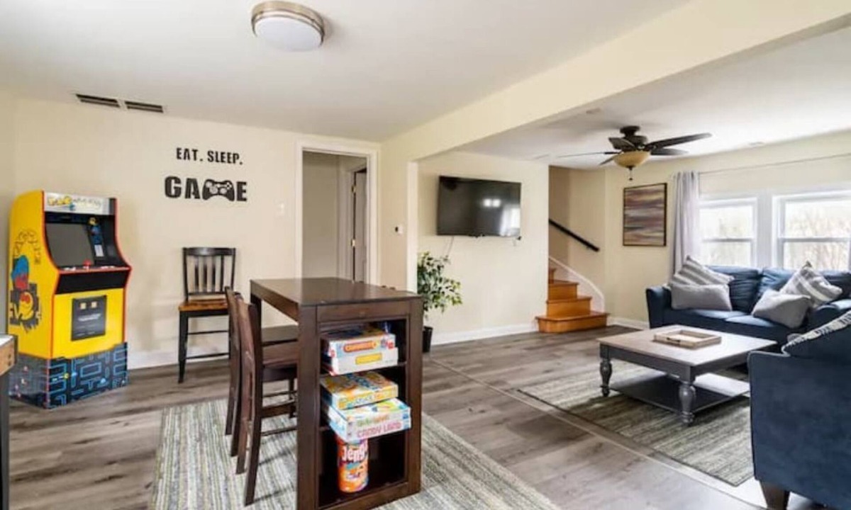 Primos Secane House | Family Affair in Philly Suburbs - Free Parking