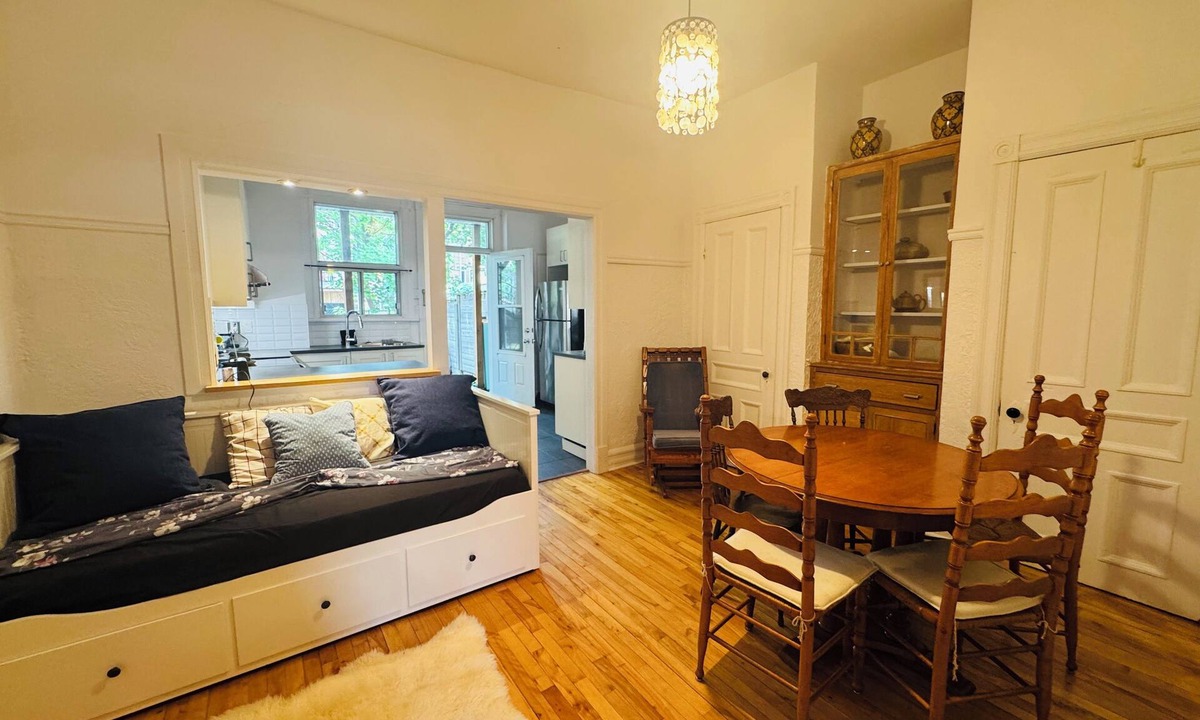 La Petite-Patrie Apartment | Family apartment-Metro Beaubien with Parking