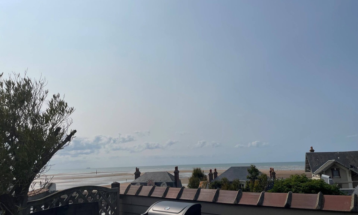 Houlgate Apartment | Family apartment - sea view - 2 roof terraces - Houlgate town center
