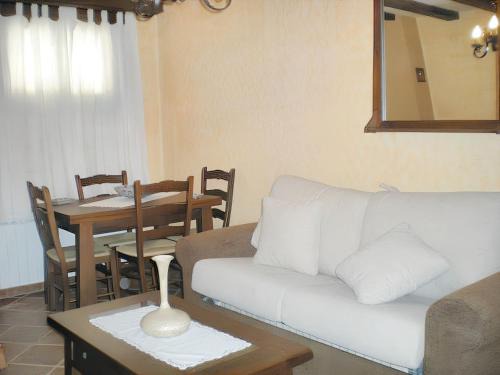 Hueva Apartment | Family Apartment with Mountain View in Hueva