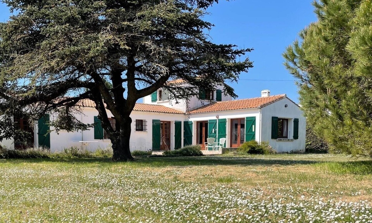 Saint-Denis-d'Oleron Villa | Family beach house