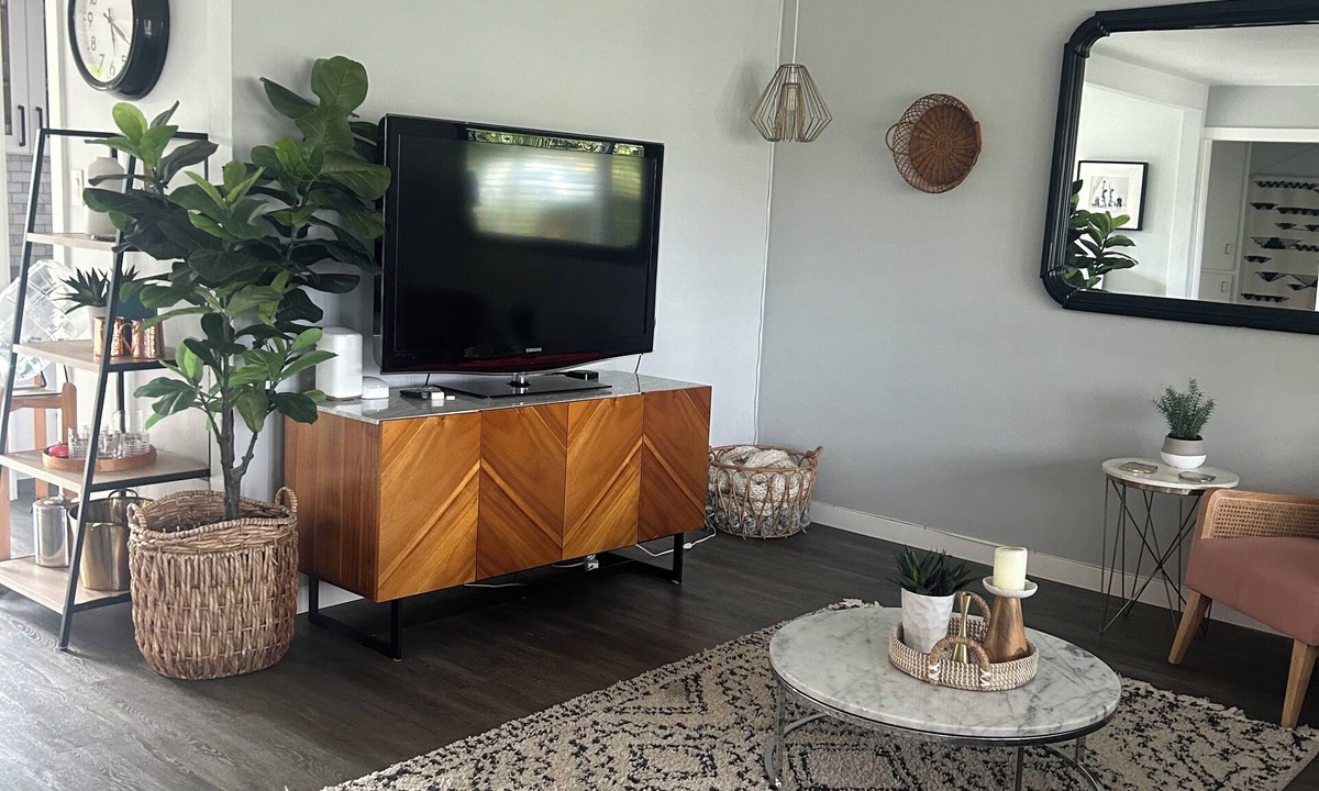 South Oceanside House | Family Beach home just 10 minutes to LEGOLAND® California- 3 minutes to BEACH
