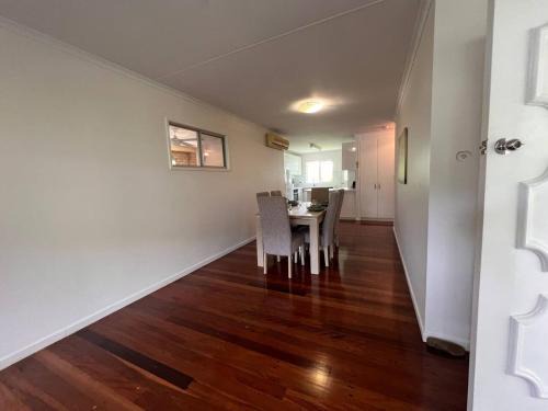 Nambour House | Family, Budget and Pet friendly by Custom Bnb Hosting