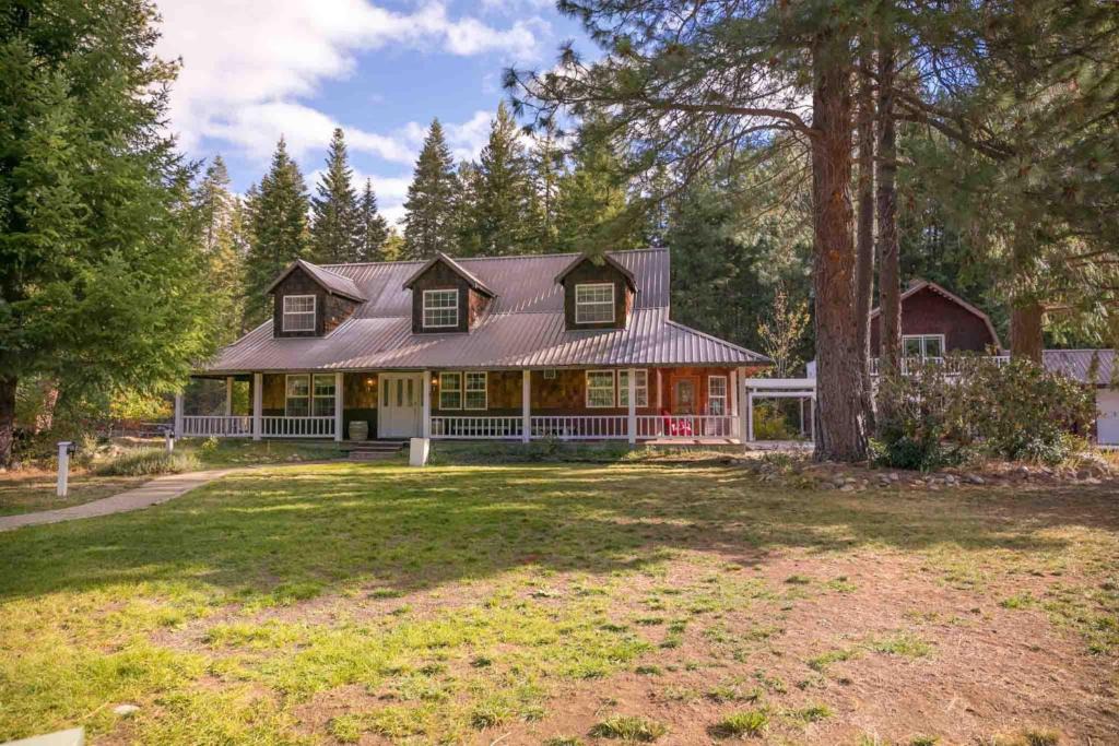 Leavenworth House | Family Cabin