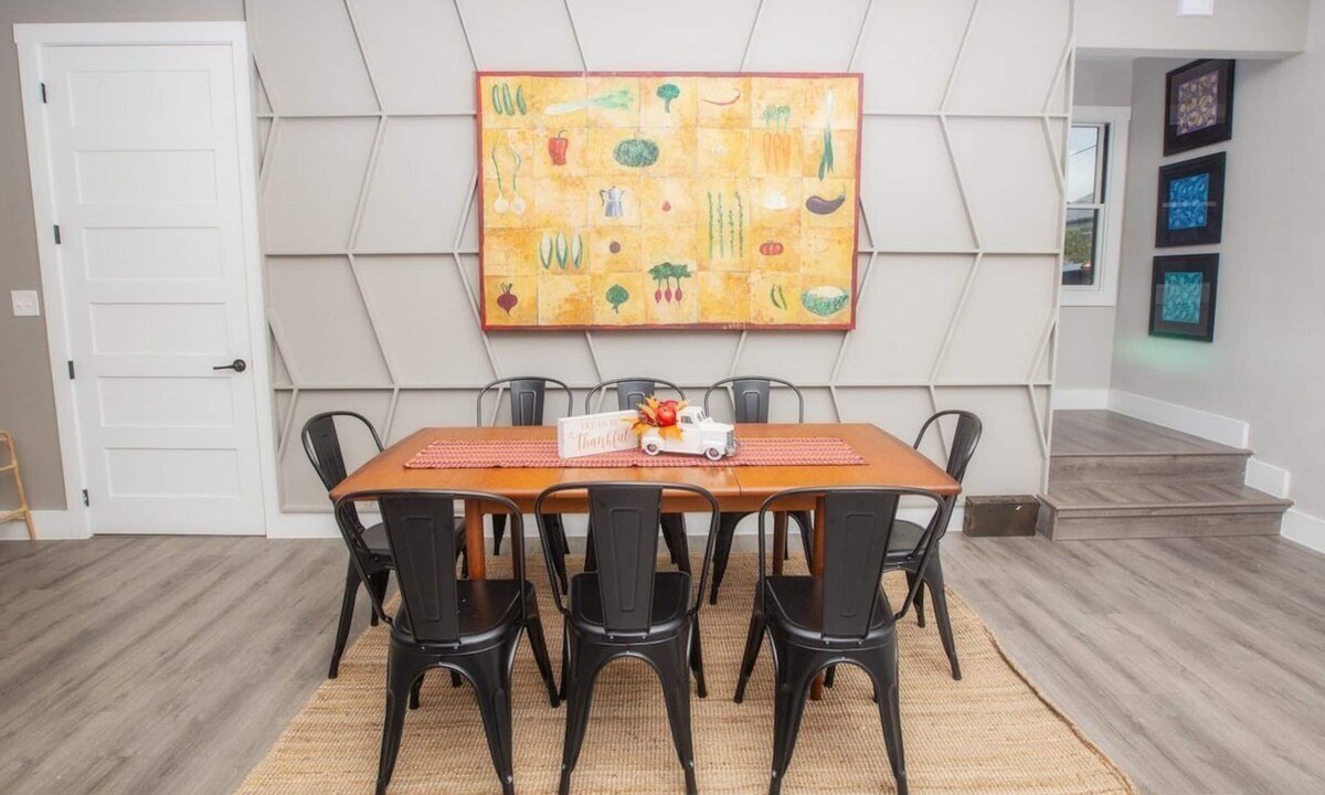Near East Side House | Family Casa San Antonio Steps to Alamo Riverwalk Pkg!
