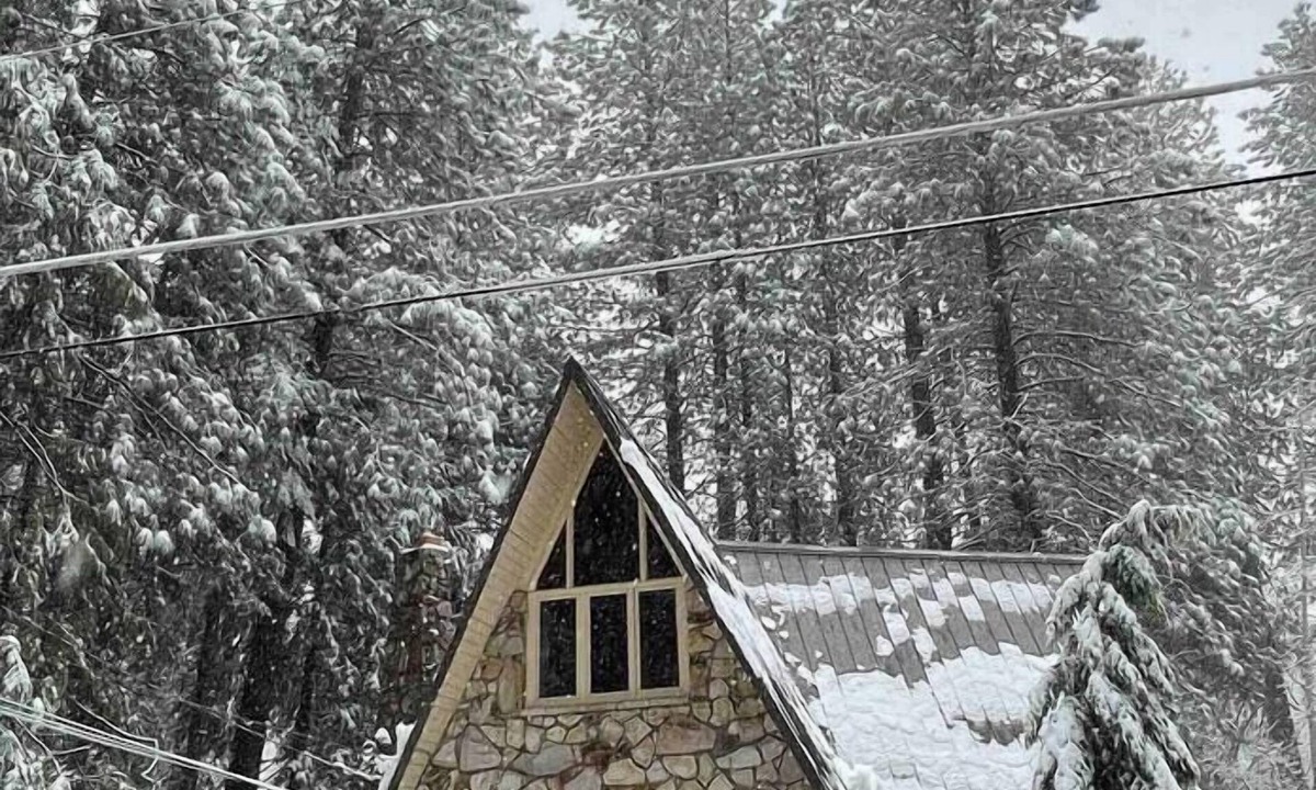 Glencoe Ski Chalet | Family Chalet- HOT TUB, Pets, Arcade Game, FirePit