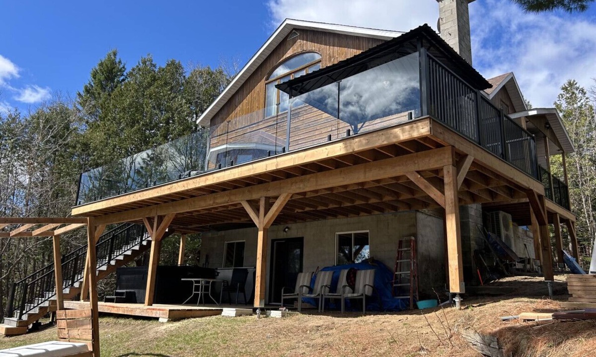 Wentworth-Nord Ski Chalet | Family Chalet on Silver Lake 1 hour from Montreal