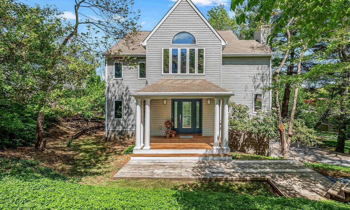 Blacksburg House | Family Comfort & Hokie Spirit - 1.5 Miles to Campus and Downtown Fun!