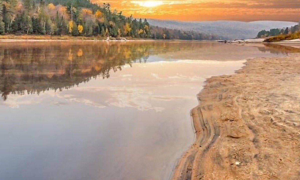 Trois-Rives Ski Chalet | Family cottage in nature with access to the river!