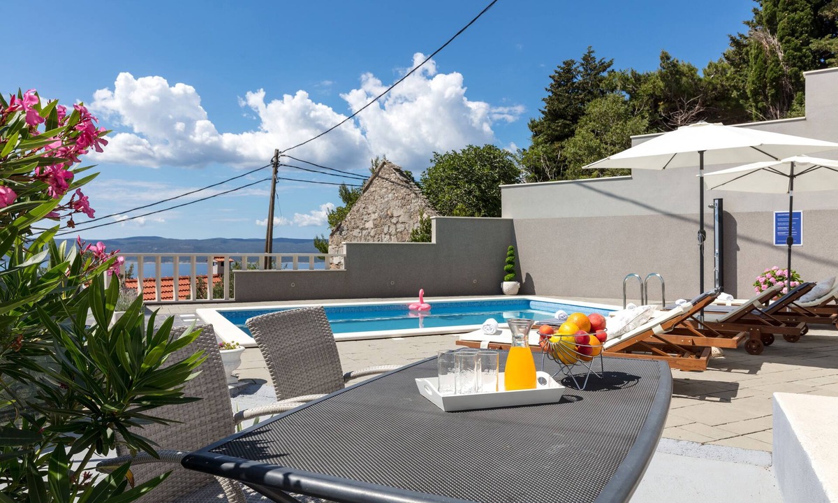 Marusici House | Family frendly house with heated pool. breathtaking view