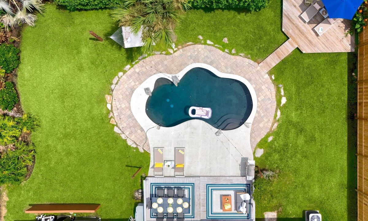 Isle of Palms House | Family-Friendly Beach Retreat With Pool By Mayo
