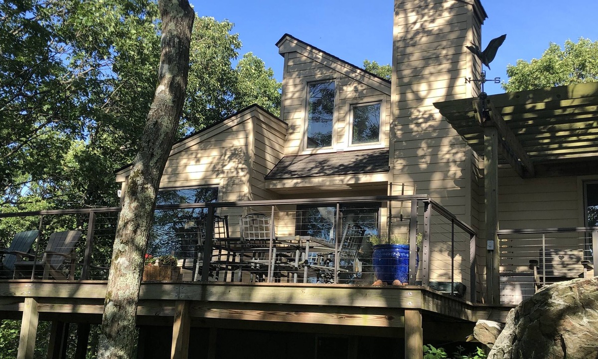 Roseland House | Family Friendly, Cozy Home on the Mountain Golf Course. All Necessities Included