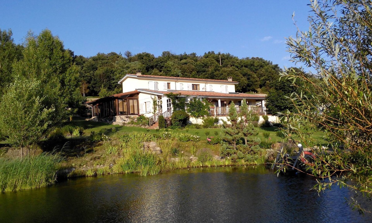 Gilhac-et-Bruzac Apartment | Family-friendly, absolute tranquillity, fantastic view, pets allowed