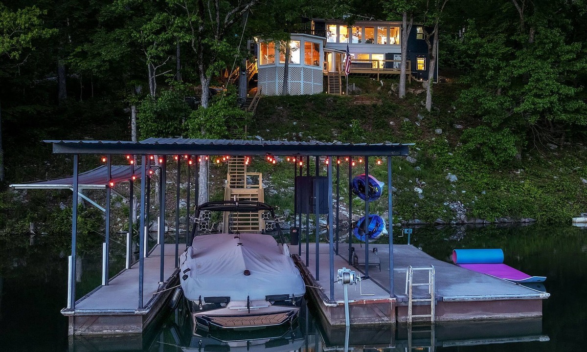 Rock Harbor House | Family-Friendly 3-Bedroom Lakefront Getaway on Norris Lake