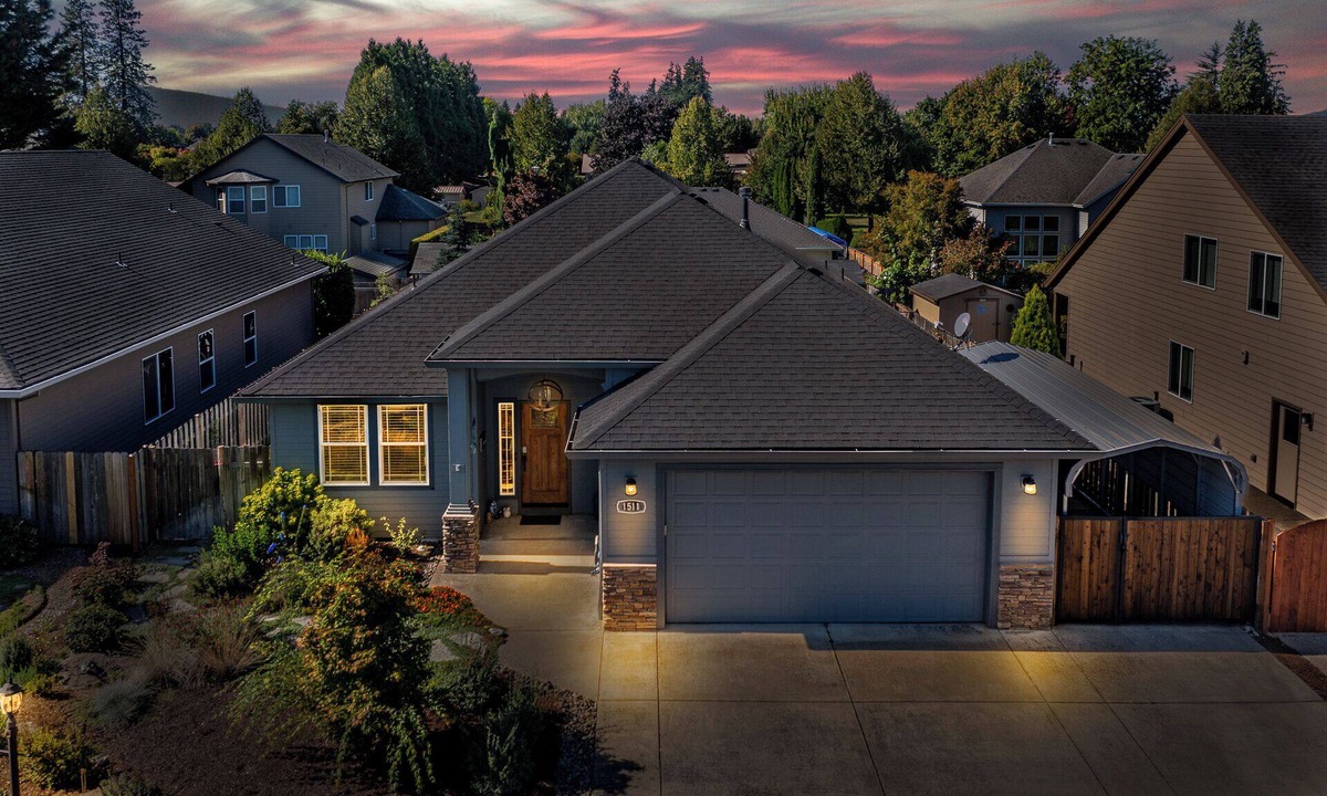 Canby House | Family Friendly 3BR/2BA Entire home + workspace