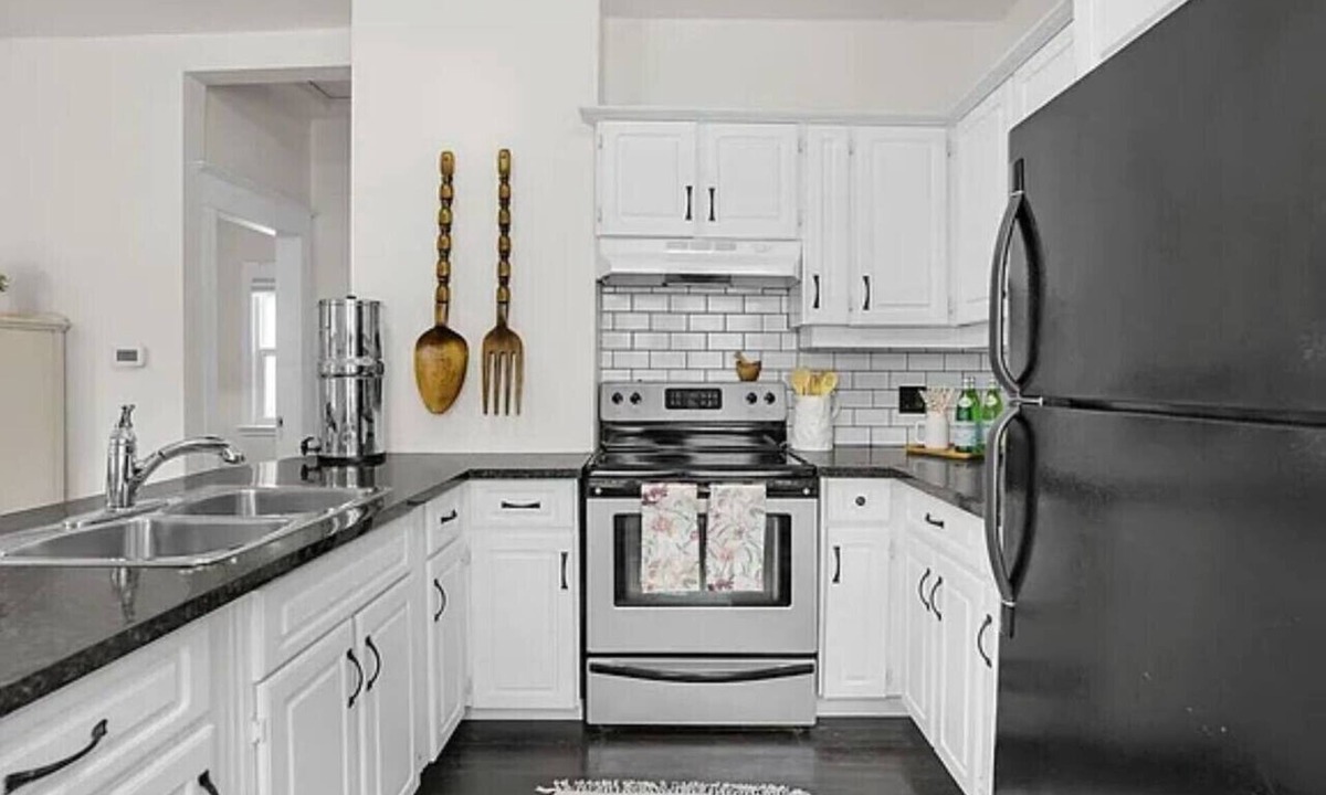 South London House | Family-Friendly 3BR Home Near LHSC Hospital