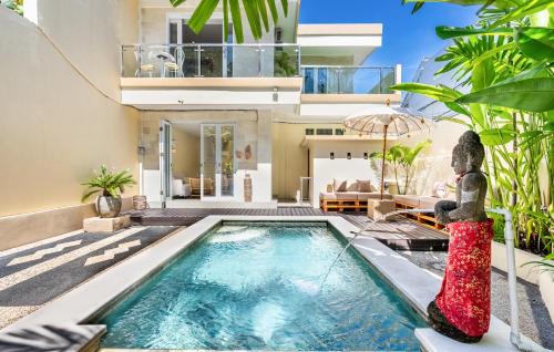 Dyanapura Hotel | Family friendly 3BR Poolvilla Central Seminyak Mayyah