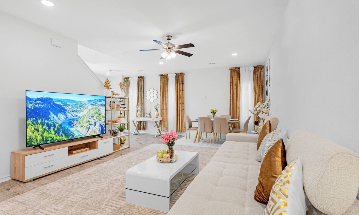 Grand Prairie House | Family-Friendly 4Br-3Bath Near DFW & AT&T