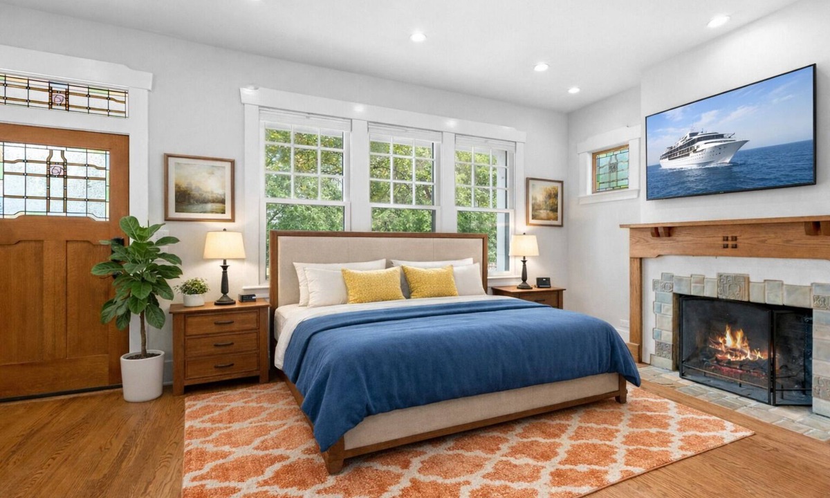 West Campus House | Family-Friendly 4BR Victorian Home ❤️ Near UT Free Parking Downtown
