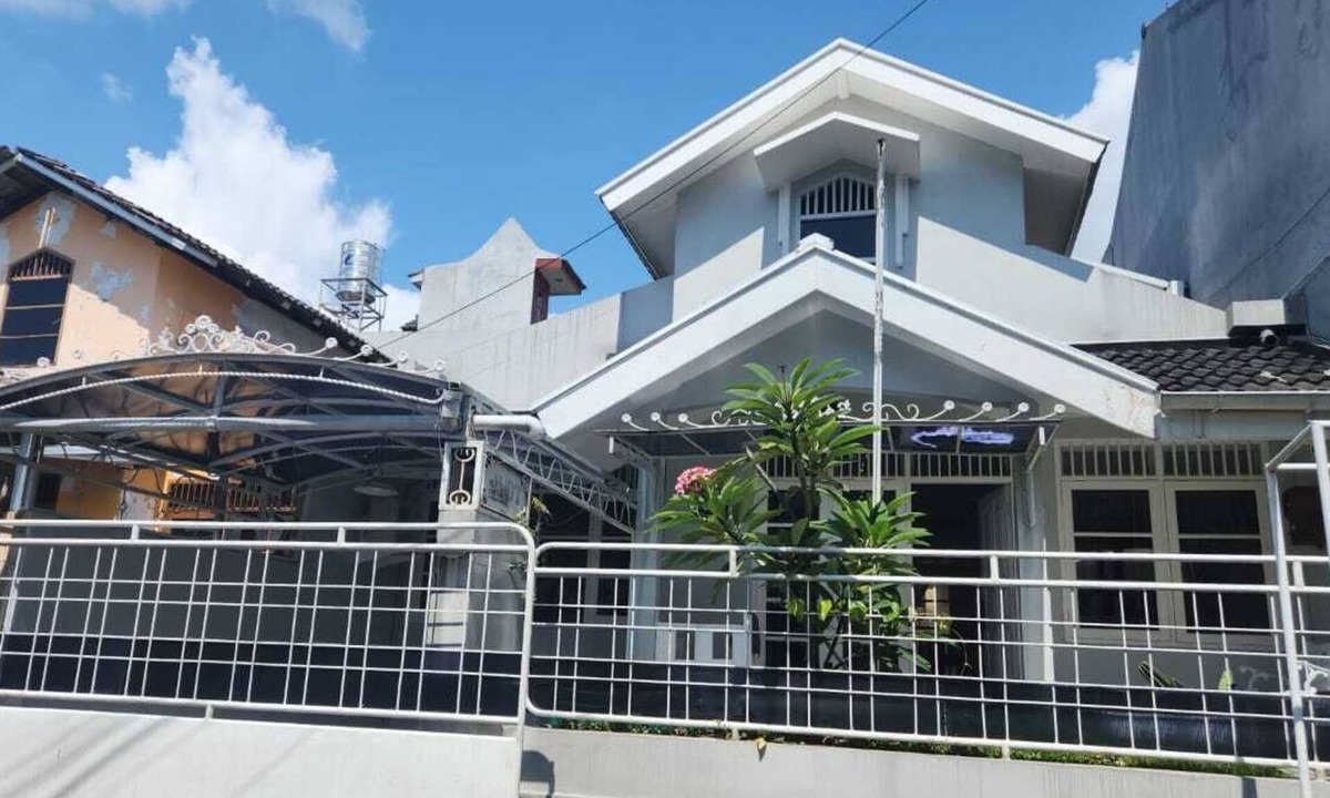 Bogor Timur House | Family-Friendly - 5 minutes from Bogor Jagorawi Tol Gate -3 Bedroom - 2 Bathroom