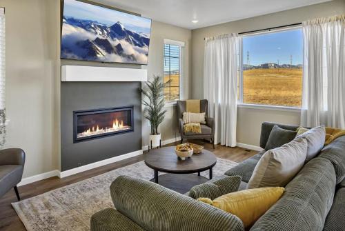 Superior House | Family Friendly 5BR Mountain Views & Game Room