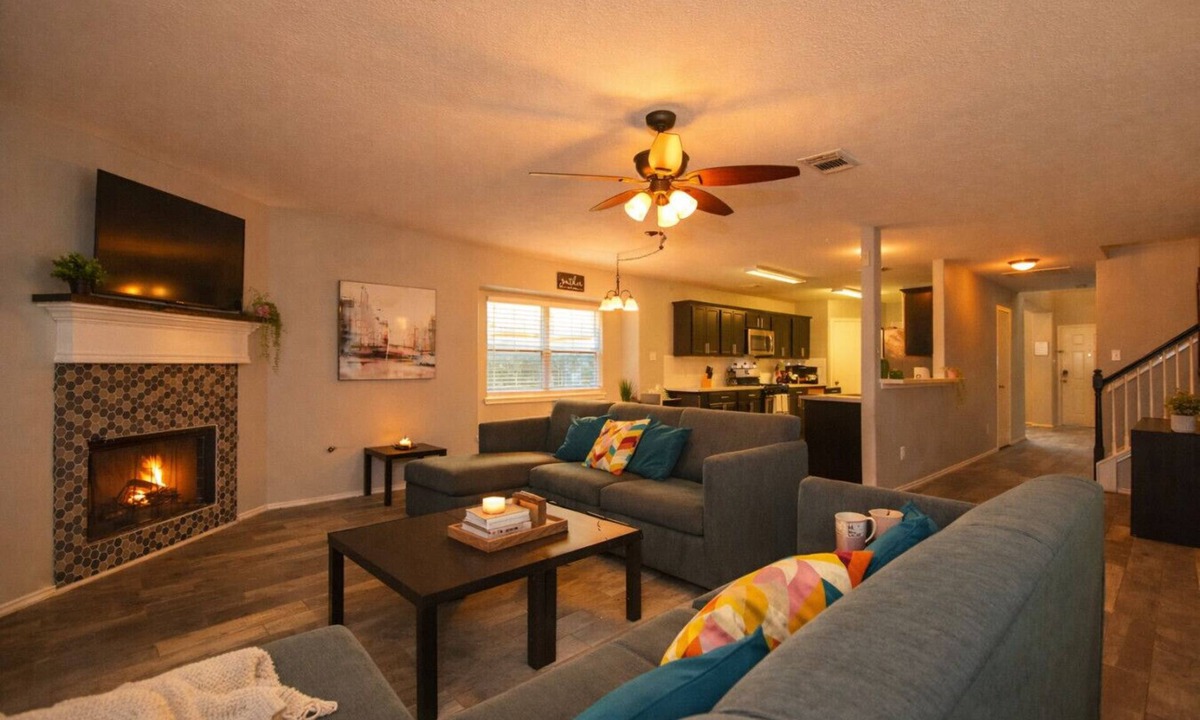 FM 1960 House | Family-Friendly 6BR Retreat w/Pool in Houston